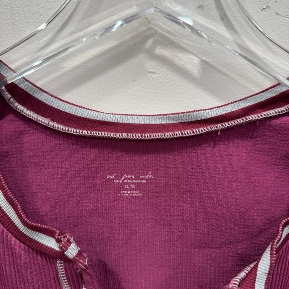 Out From Under Go For Gold Seamless Cropped Top XL - Picture 3 of 4